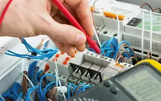 Professional electrician in Willesden